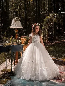2021 Çiçek Kız Elbise Custom Made Prenses A Hattı Tül Jewel Boyun Boncuklu Appliue Kelebekler Pageant Doğum Günü Partisi Kıyafeti
