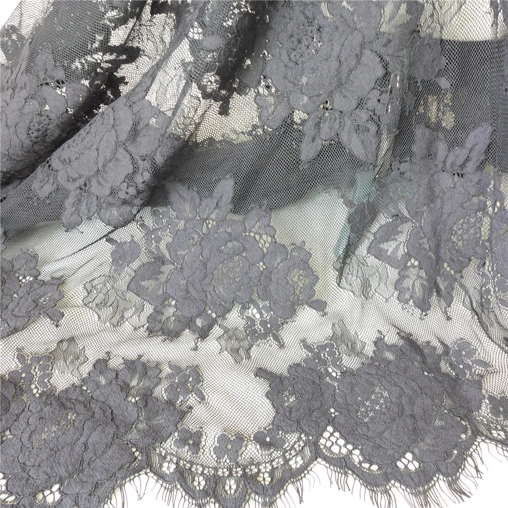 Beyaz / Siyah 135 cm Geniş 3 Metre Çiçek Nakış Fransız Chantilly Kirpik Dantel Kumaş İle Cording düğün elbisesi Aksesuarları
