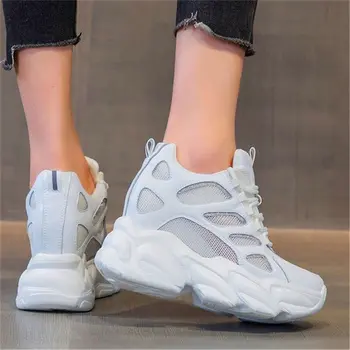 Kadın Beyaz Inek Deri Platformu Kama Yüksek Topuklu Moda Sneakers Lace Up Yuvarlak Toe Oxfords Casual Parti Ayakkabı