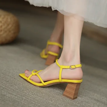 QZYERAI Yeni Yaz Hakiki Deri Kadın Sandalet Yüksek Topuklu Ince Moda düğün parti ayakkabıları Inek Derisi Sandalet Pompaları